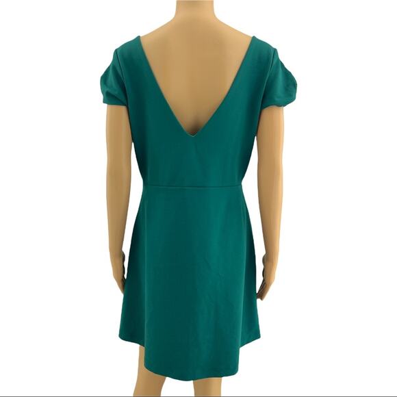 Urban Outfitters US 10 Green UO Maria Ponte Short Sleeve Mini Skater Dress NWT - Picture 4 of 8